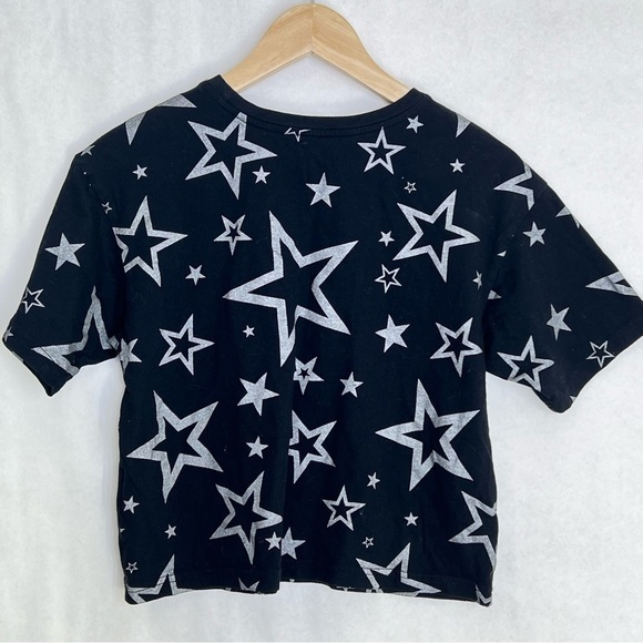 5/$25 Converse crop Tee shirt size large - Picture 2 of 3